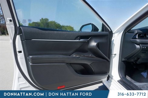 Used 2023 Toyota Camry SE image 15