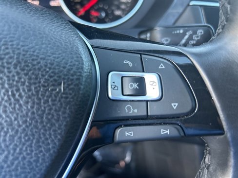 Used 2018 Volkswagen Tiguan SEL image 44