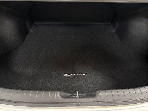 Used 2023 Hyundai Elantra SEL image 11