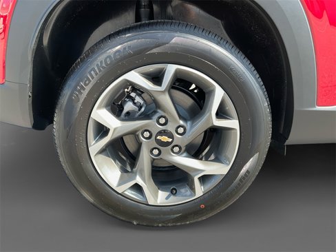 New 2026 Chevrolet Trax LT w/ Driver Confidence Package image 10