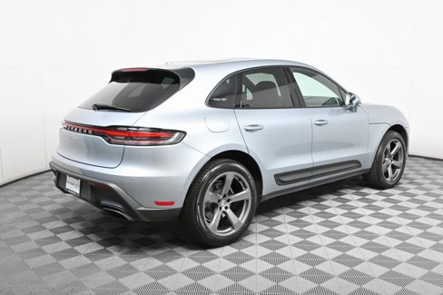 Certified 2025 Porsche Macan image 24