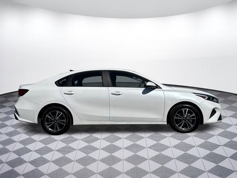 Used 2024 Kia Forte LXS image 7