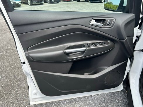 Used 2017 Ford Escape SE image 12