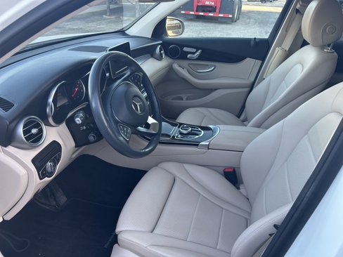 Used 2019 Mercedes-Benz GLC 300 4MATIC image 8