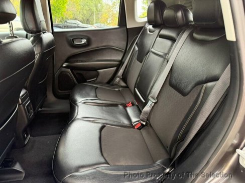Used 2017 Jeep Compass Latitude w/ Cold Weather Group image 42