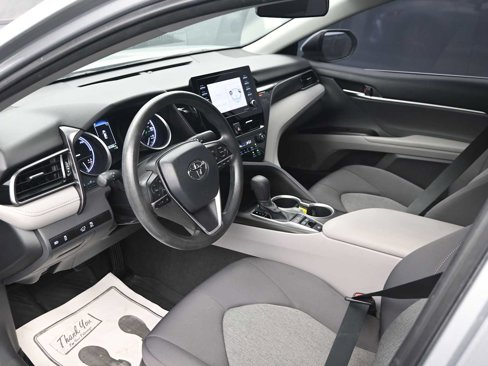 Used 2021 Toyota Camry LE image 11