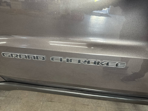 Used 2018 Jeep Grand Cherokee Limited image 92