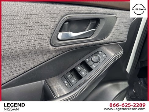 Used 2023 Nissan Rogue SV image 14