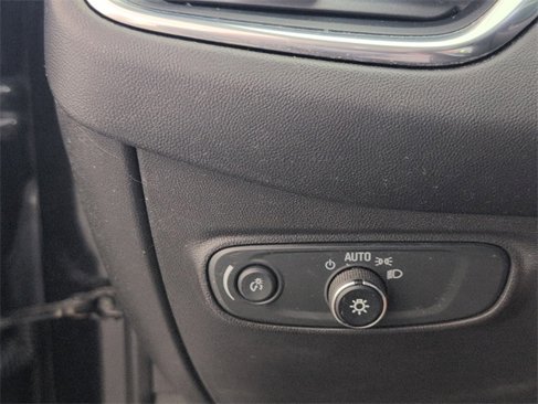 Used 2020 Chevrolet Equinox LT image 18