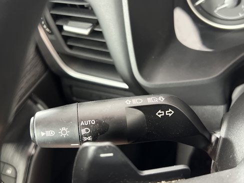 Used 2023 Nissan Rogue S image 19