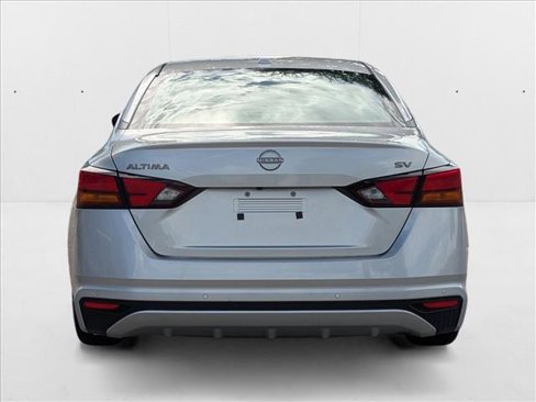 Used 2023 Nissan Altima 2.5 SV image 3
