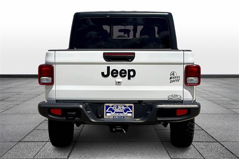 Used 2021 Jeep Gladiator Willys image 4