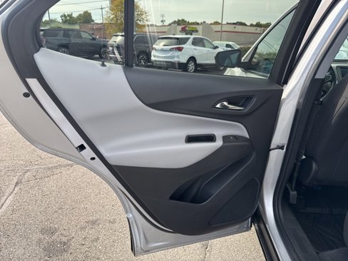 Used 2021 Chevrolet Equinox LS w/ LS Convenience Package image 35