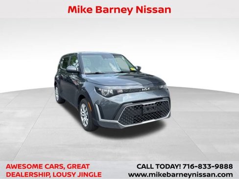 Used 2023 Kia Soul LX image 1