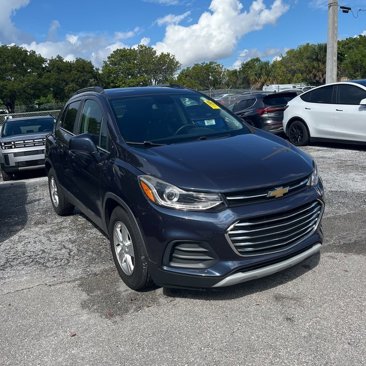 Used 2018 Chevrolet Trax LT w/ LT Convenience Package image 1