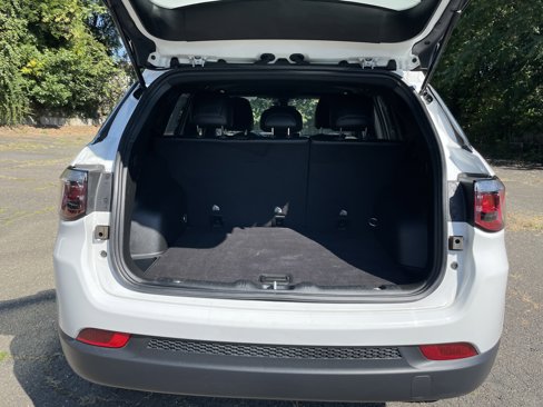 Certified 2024 Jeep Compass Latitude image 23