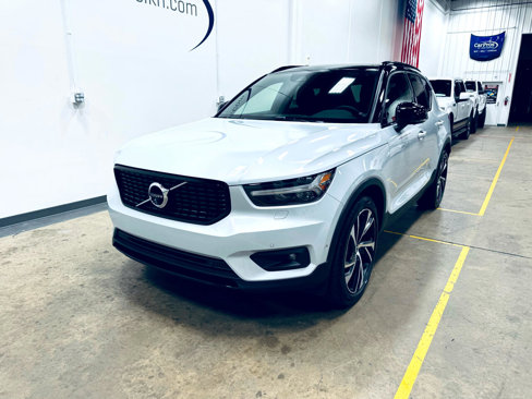 Used 2022 Volvo XC40 T5 R-Design w/ Advanced Package image 3