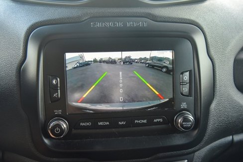 Used 2016 Jeep Renegade Latitude image 17