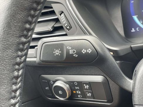 Used 2020 Ford Escape Titanium image 20