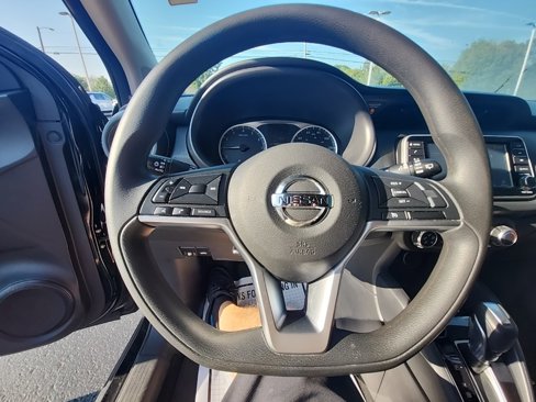 Used 2021 Nissan Kicks S image 22