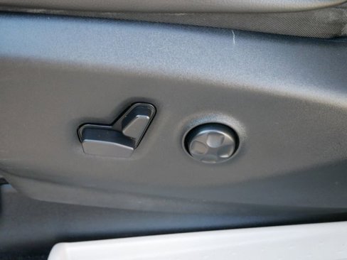 Used 2017 Chrysler Pacifica Touring-L image 21