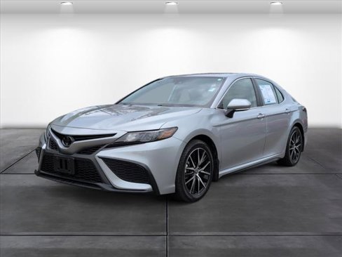 Used 2022 Toyota Camry SE image 6
