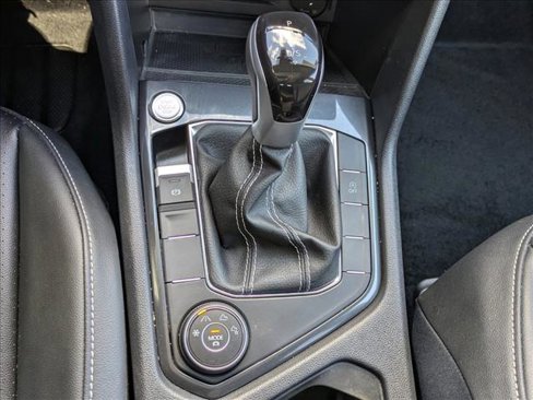 Used 2024 Volkswagen Tiguan SE image 13