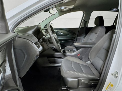 Used 2024 GMC Terrain SLE image 17