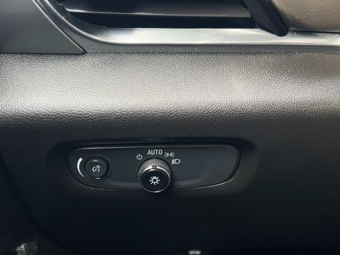 Used 2021 Chevrolet Traverse LS image 30