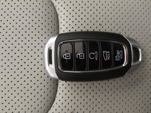 Used 2023 Hyundai Elantra Limited image 32