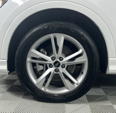 Used 2024 Audi Q3 2.0T Premium Plus w/ Premium Plus Package image 9