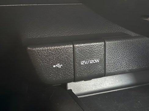 Used 2022 Toyota Camry SE image 35