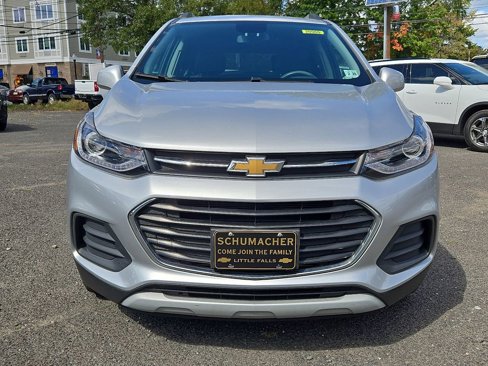 Used 2022 Chevrolet Trax LT w/ LT Convenience Package image 3