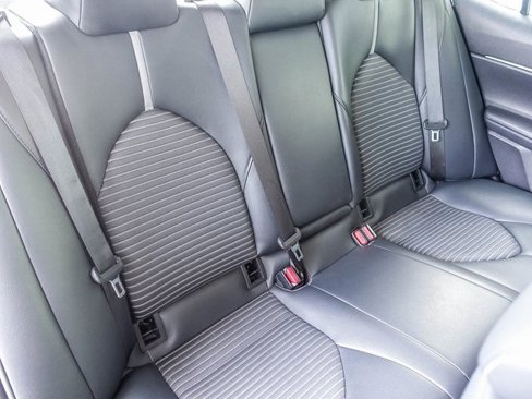 Used 2019 Toyota Camry SE image 25