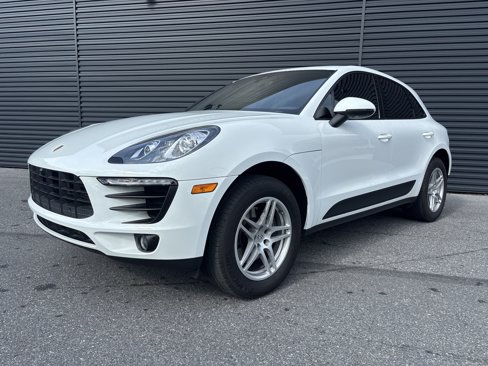 Certified 2018 Porsche Macan image 1
