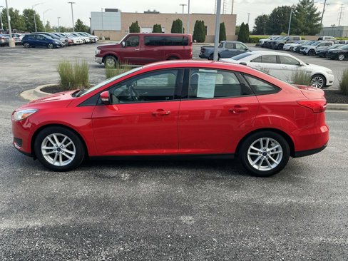 Used 2017 Ford Focus SE w/ Cold Weather Package image 2