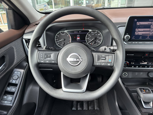 Used 2023 Nissan Rogue SV image 23