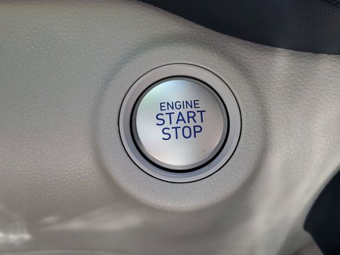 Certified 2020 Hyundai Venue image 35