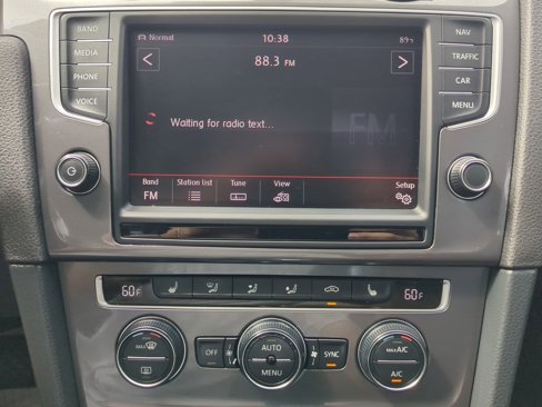 Used 2016 Volkswagen e-Golf SEL Premium image 49