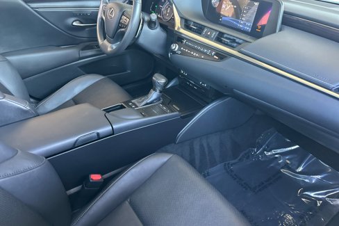 Used 2021 Lexus ES 300h w/ Premium Package image 31
