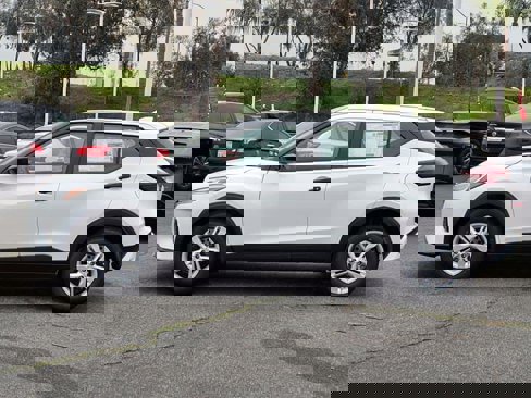 New 2025 Nissan Kicks Play S image 3
