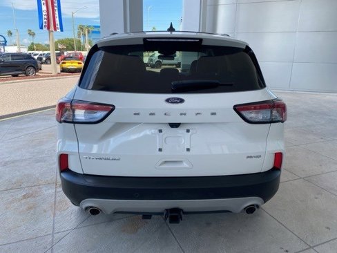 Certified 2022 Ford Escape Titanium image 6