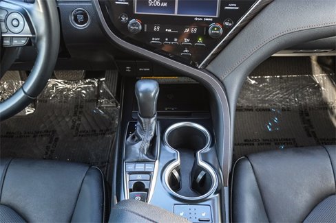 Used 2018 Toyota Camry XLE image 14