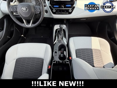Used 2025 Toyota Corolla SE w/ SE Package image 18
