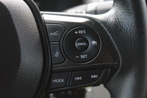 Used 2021 Toyota Corolla LE image 18
