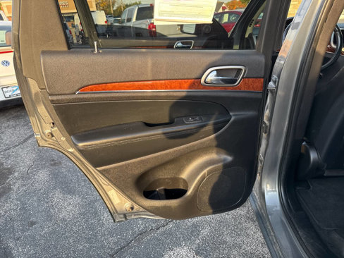 Used 2012 Jeep Grand Cherokee Limited image 9