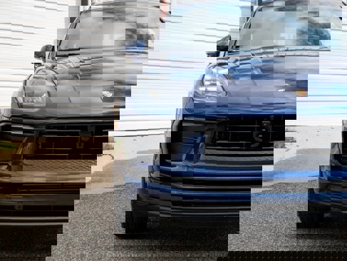 Certified 2024 Porsche Macan image 11