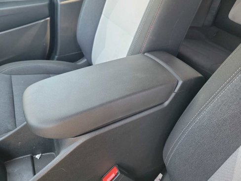 Used 2025 Chevrolet Trax RS image 16