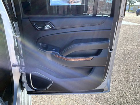 Used 2016 Chevrolet Suburban LTZ image 19