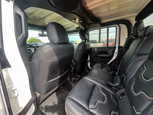 Used 2022 Jeep Gladiator Overland w/ Cold Weather Group image 23